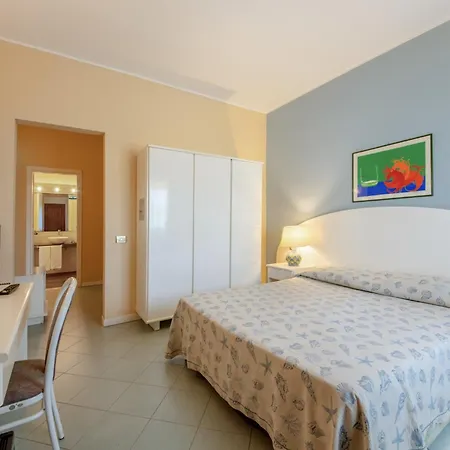 Hotiday Collection - Hotel 4*
