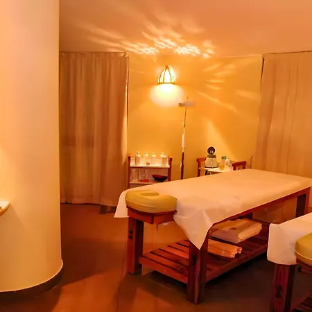 Hotel Hotiday Collection -